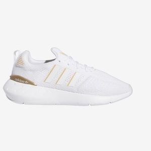 ADIDAS swift run 22 sneakers, brand new with tags , 6 1/2 size